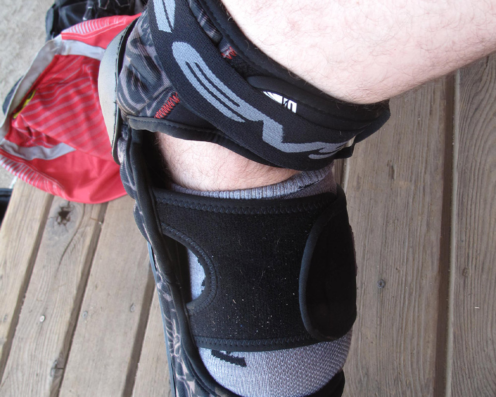 EVS Adult Knee/Shin Guards - MOTOVENTURES