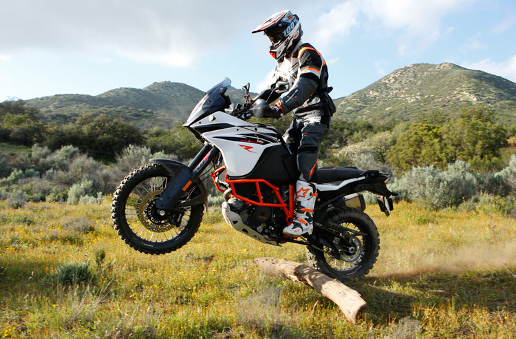 FirstRide-KTM1090R-act-5
